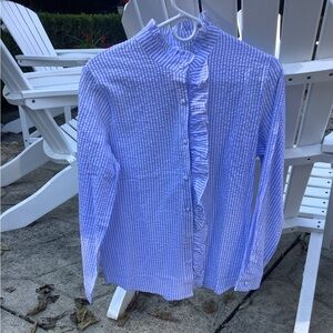 Chic SEERSUCKER periwinkle Blue Striped Ruffle Top. NEW/TAGS.  MEDIUM.